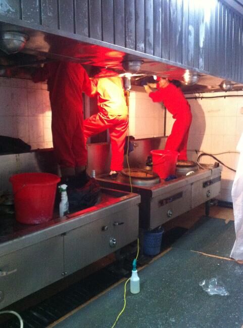 中石油采油一廠公寓煙罩清洗